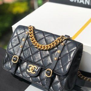 Personal Use Women's Vintage C h a ✨e l Second-Hand shoulder bag, black.